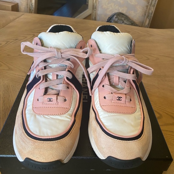 CHANEL Shoes - ❤️ Authentic CHANEL CC LOGO SNEAKERS,